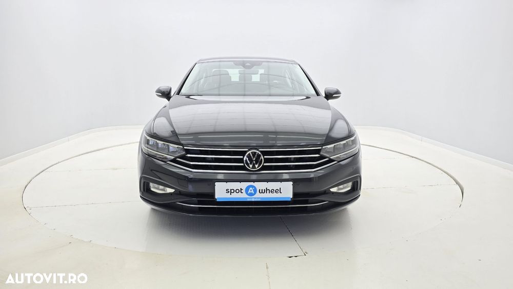 Volkswagen Passat - 2