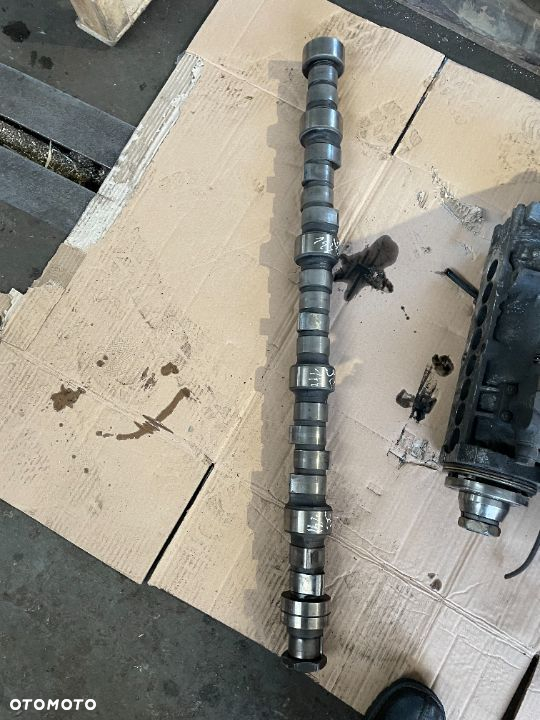 Wałek rozrządu Scania 144 V8 374897 1350914 - 2