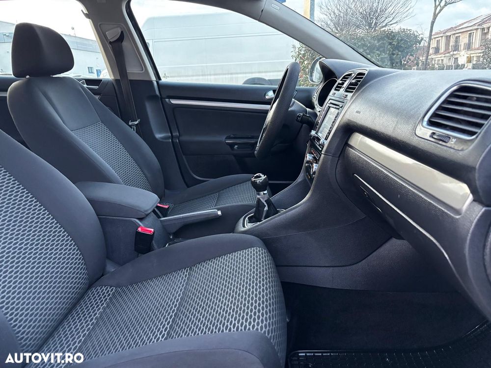 Volkswagen Golf 1.6 TDI DPF Comfortline - 6