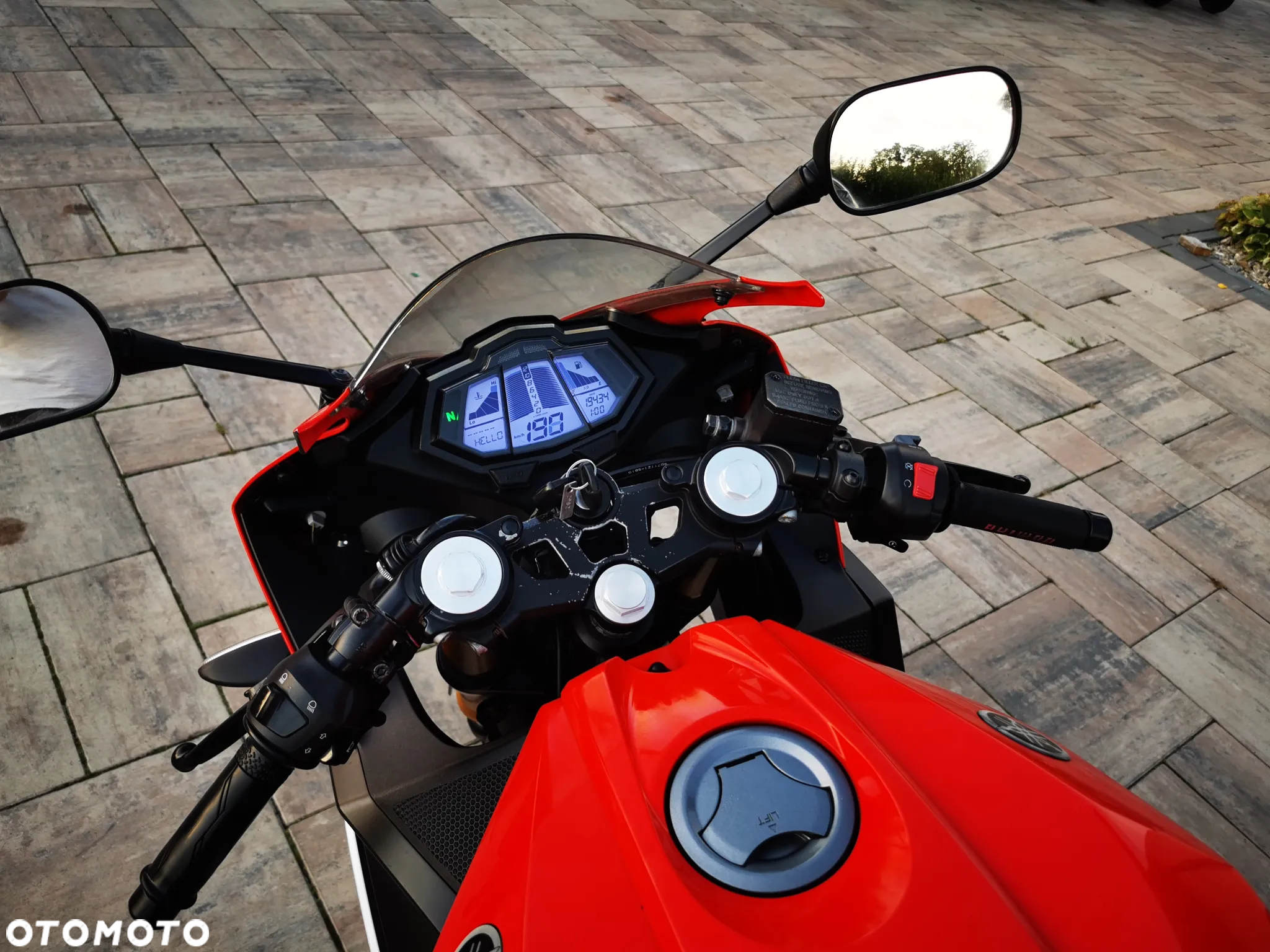 Yamaha YZF - 13