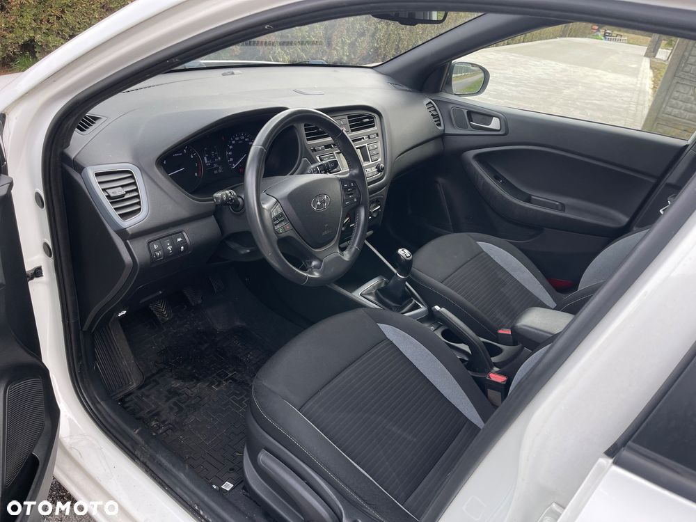 Hyundai i20 1.2 BlueDrive Elegant - 10