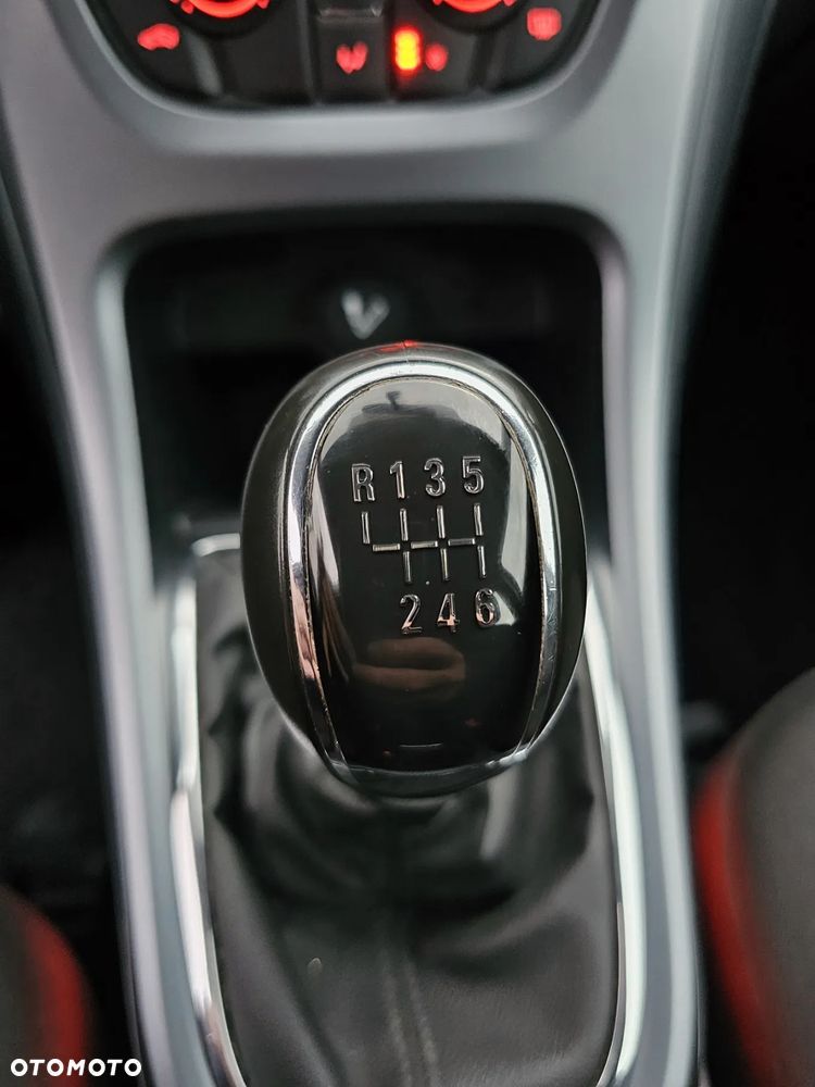 Opel Astra 1.4 Turbo - 28