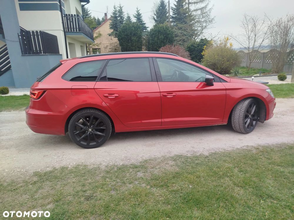 Seat Leon 2.0 TDI DPF DSG FR Black Matt Edition - 11