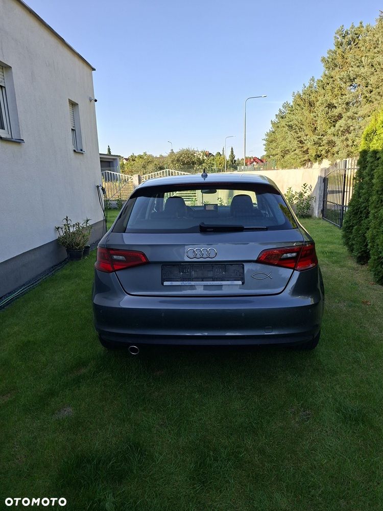 Audi A3 Sportback 1.6 TDI design - 5