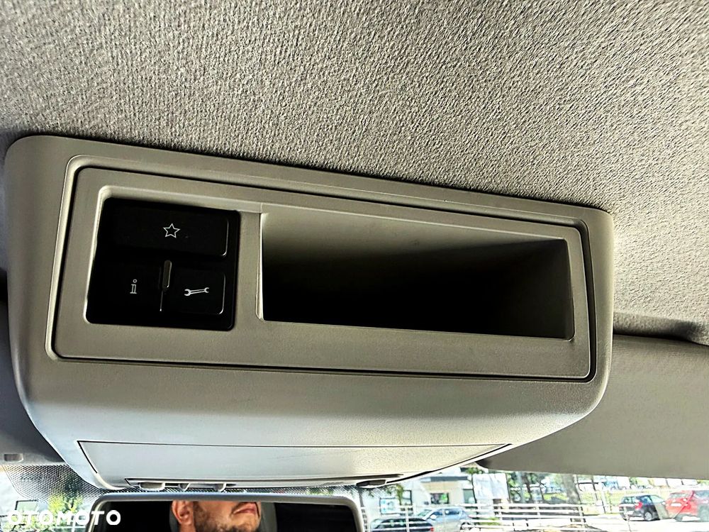 Volkswagen TRANSPORTER T5 LIFT - 32