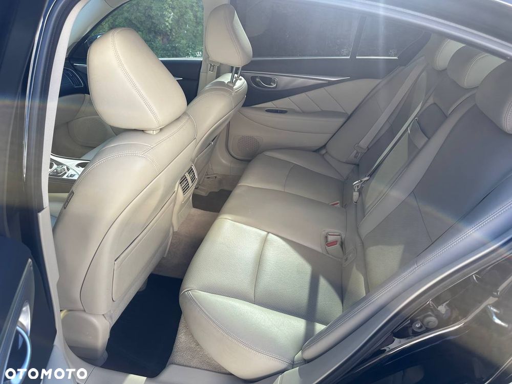 Infiniti Q50 2.0t Premium EU6 - 17