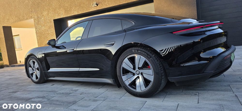 Porsche Taycan - 25