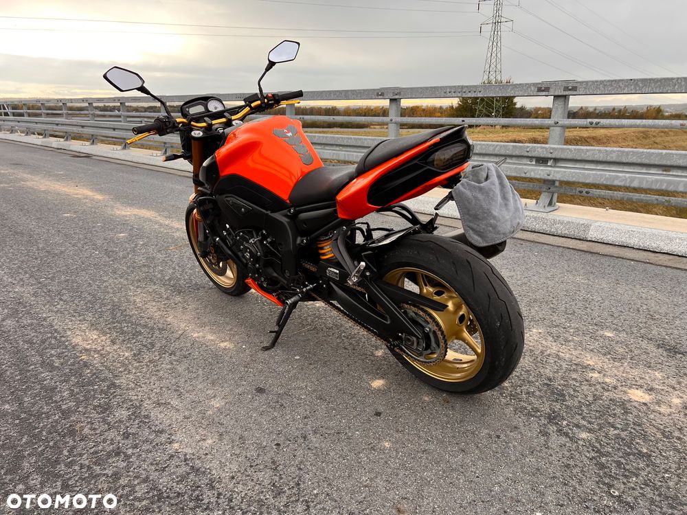 Yamaha FZ8 - 4