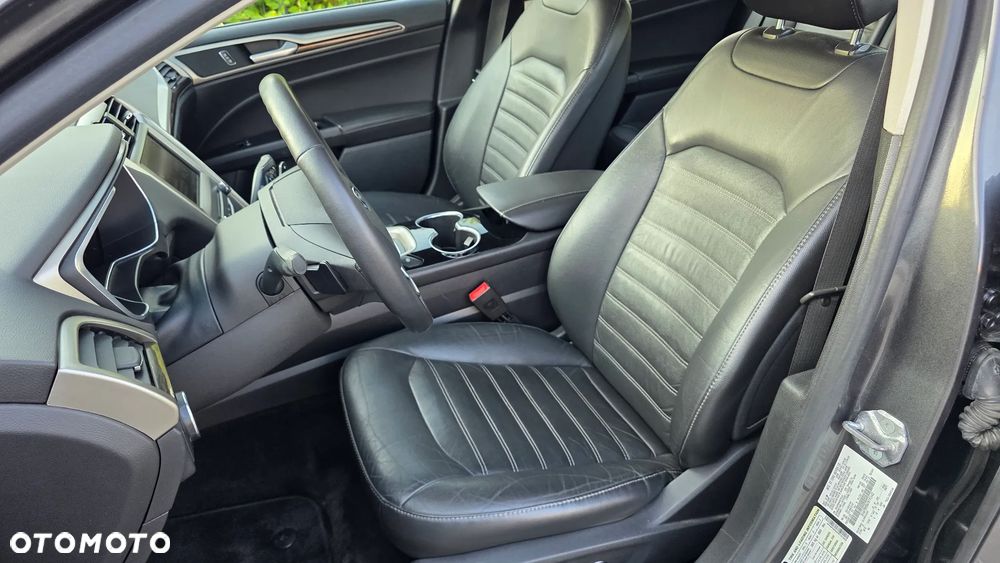 Ford Fusion 2.0 EcoBoost Titanium - 21