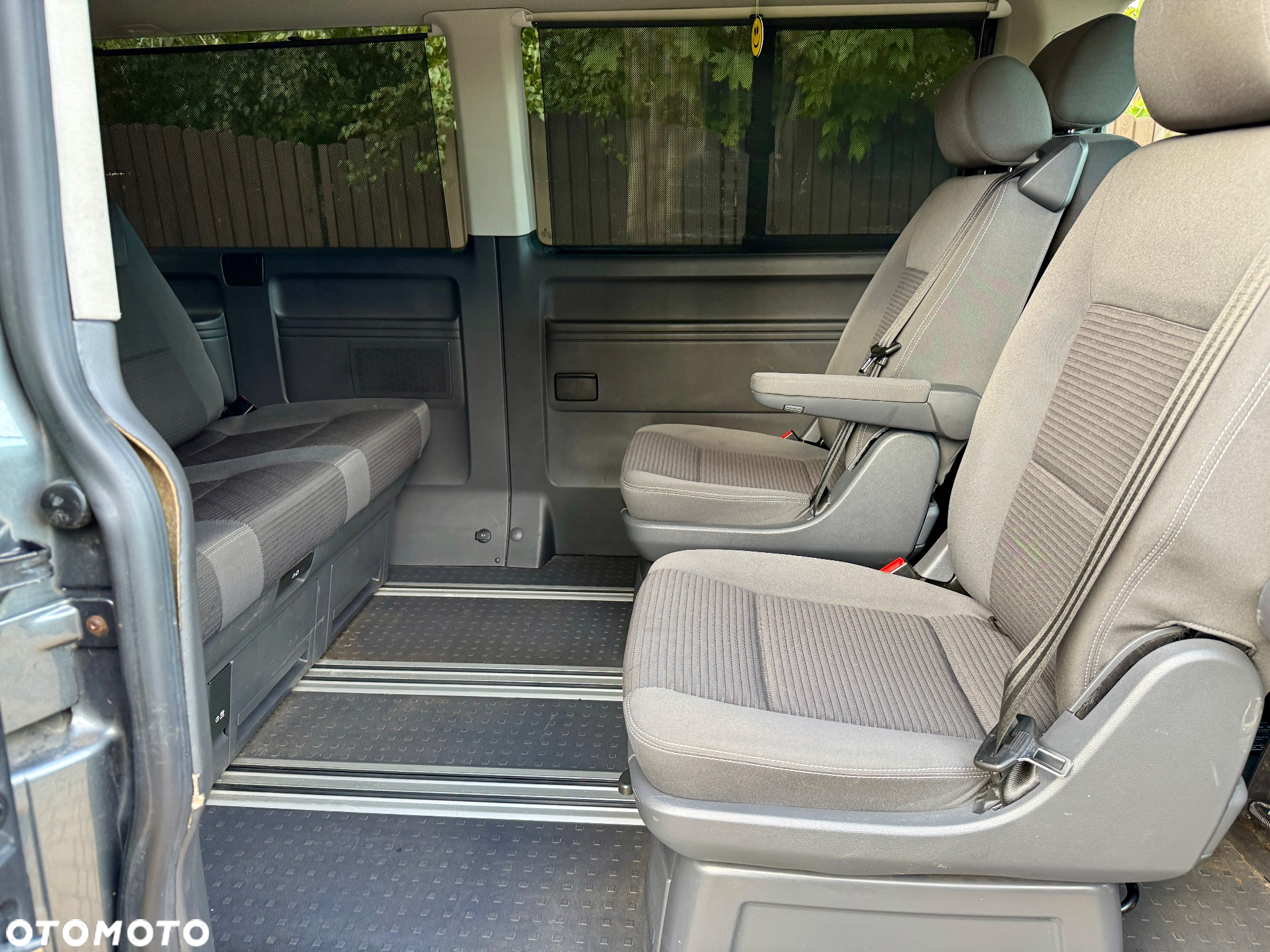 Volkswagen Multivan - 18