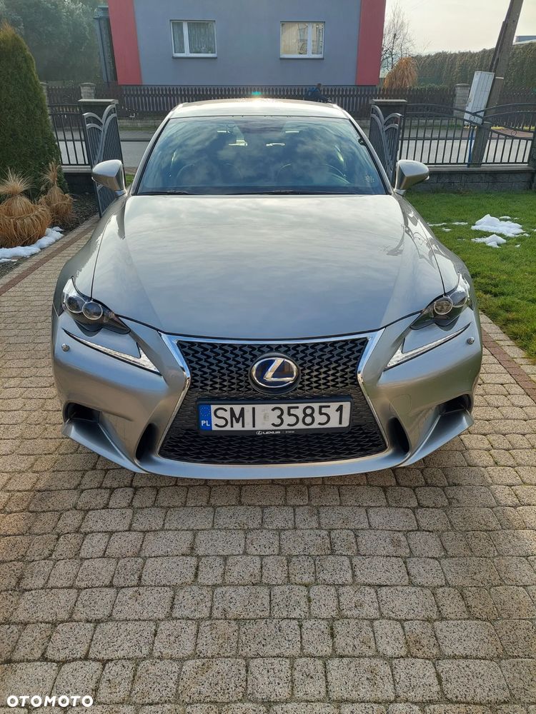 Lexus IS 300h F Sport - 5