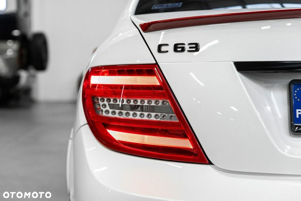 Mercedes-Benz Klasa C 63 AMG 7G-TRONIC Performance Plus SPORT EDITION - 19