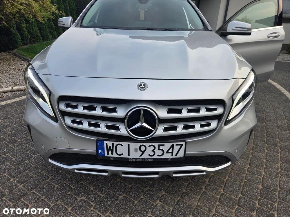 Mercedes-Benz GLA 220 d 4-Matic - 6