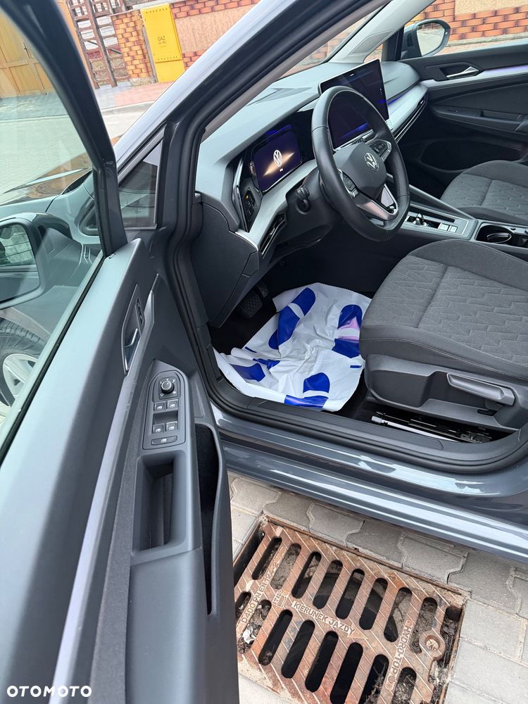 Volkswagen Golf 1.5 eTSI Life DSG - 12