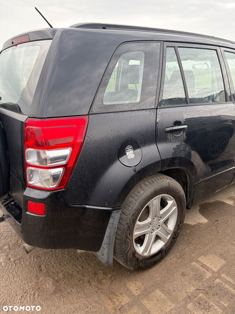 Suzuki Grand Vitara 2.0 Automatik Comfort - 4