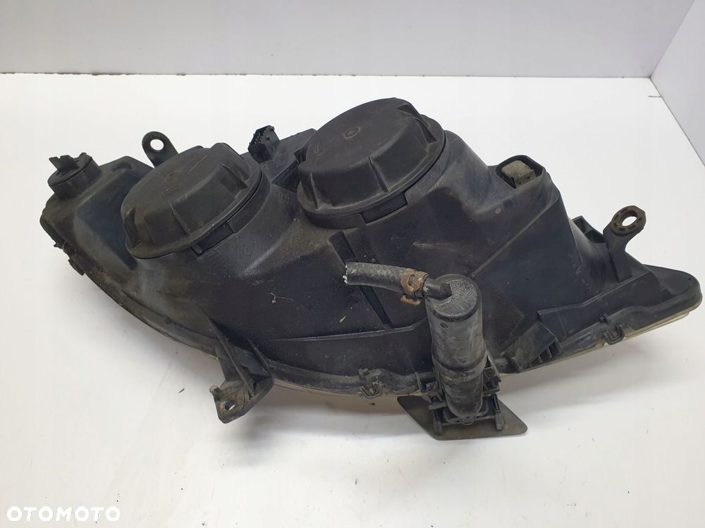 REFLEKTOR LAMPA PRZEDNIA PRAWA PRZÓD PRAWY PEUGEOT 307 - 5