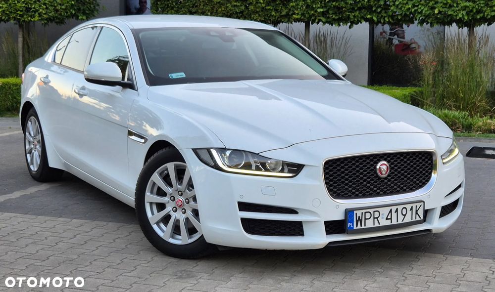 Jaguar XE 2.0 D R-Sport - 20