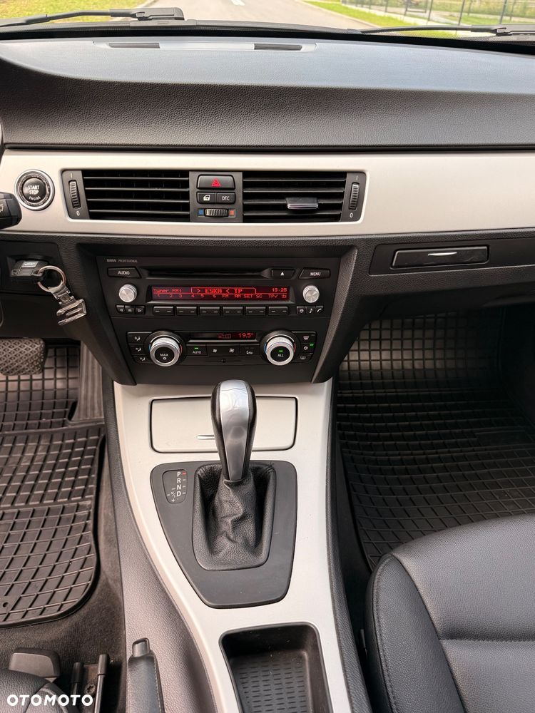 BMW Seria 3 318d DPF Edition Sport - 27