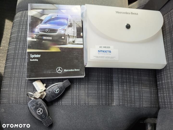 Mercedes-Benz Sprinter - 15