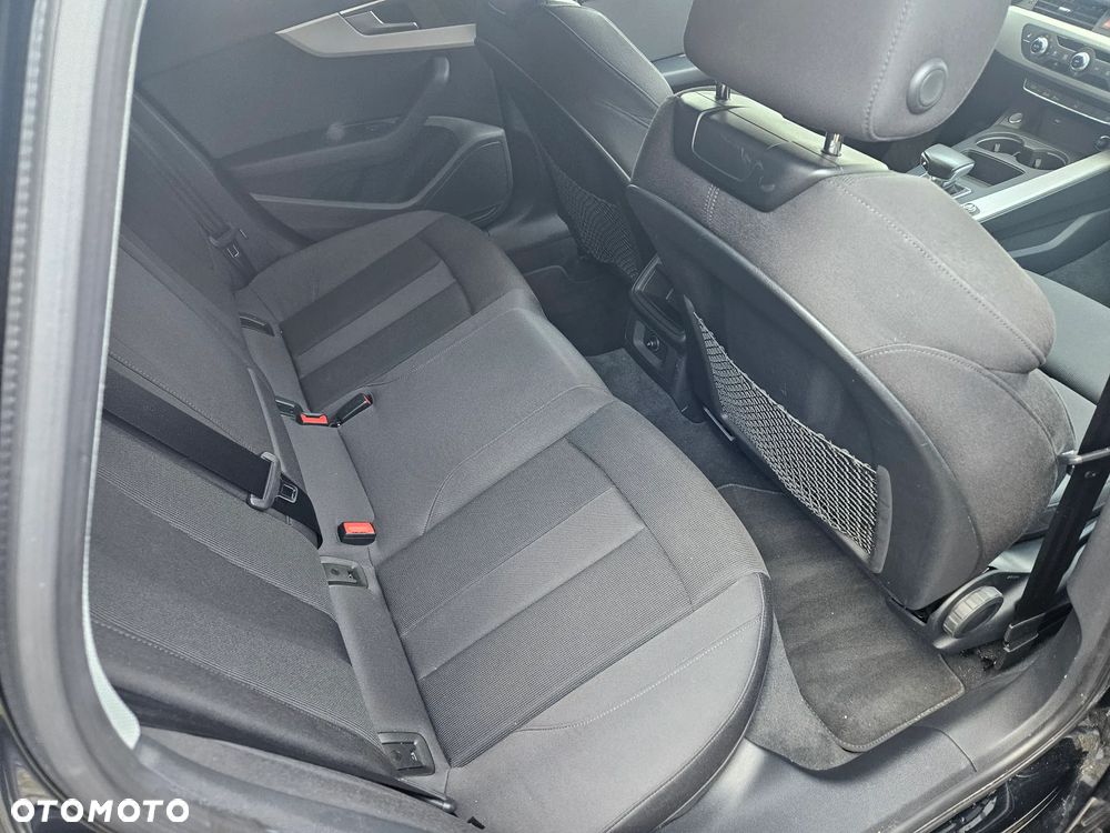 Audi A4 Avant 40 TFSI S tronic - 20