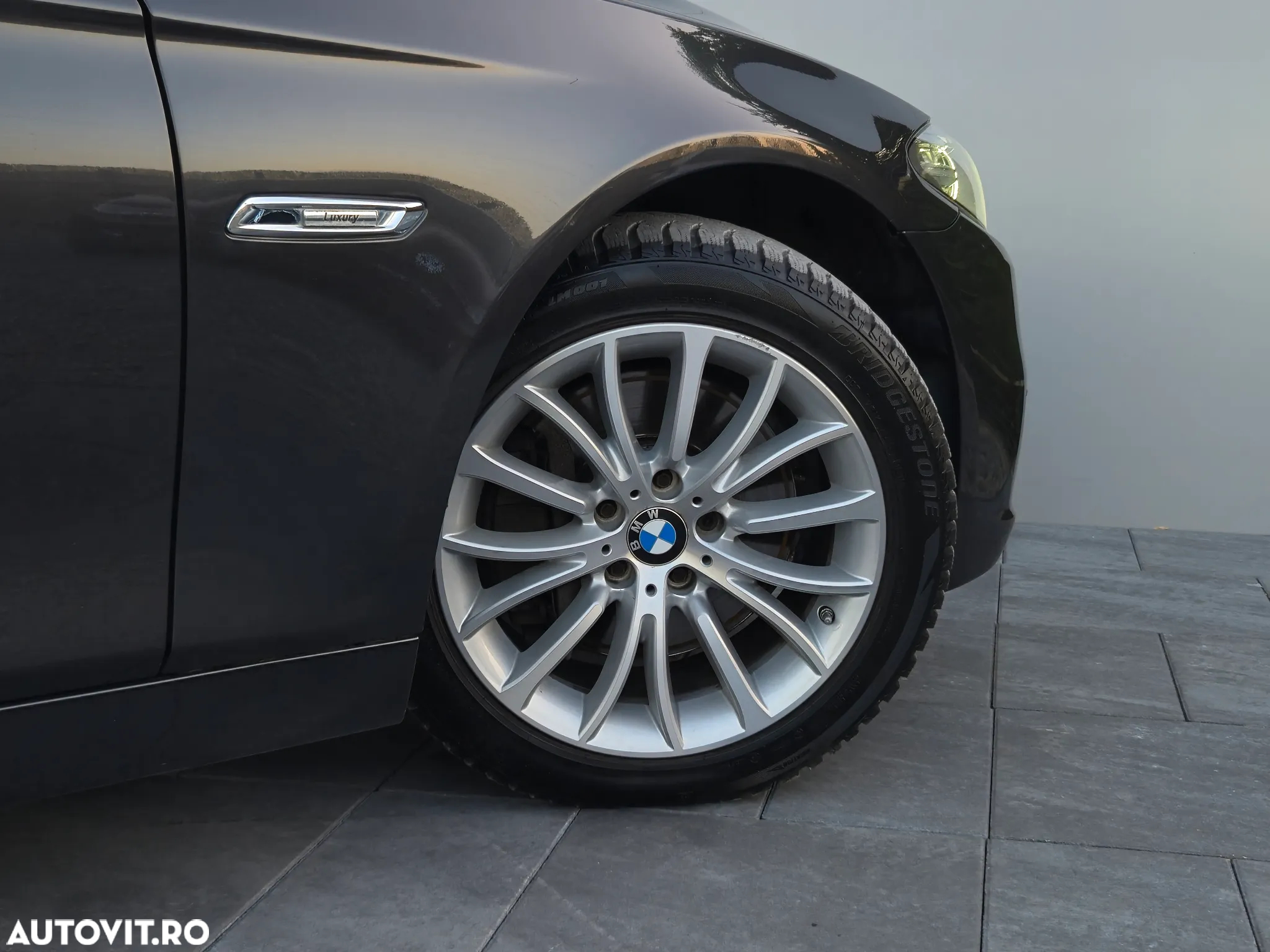 BMW Seria 5 525d Touring Sport-Aut. - 40