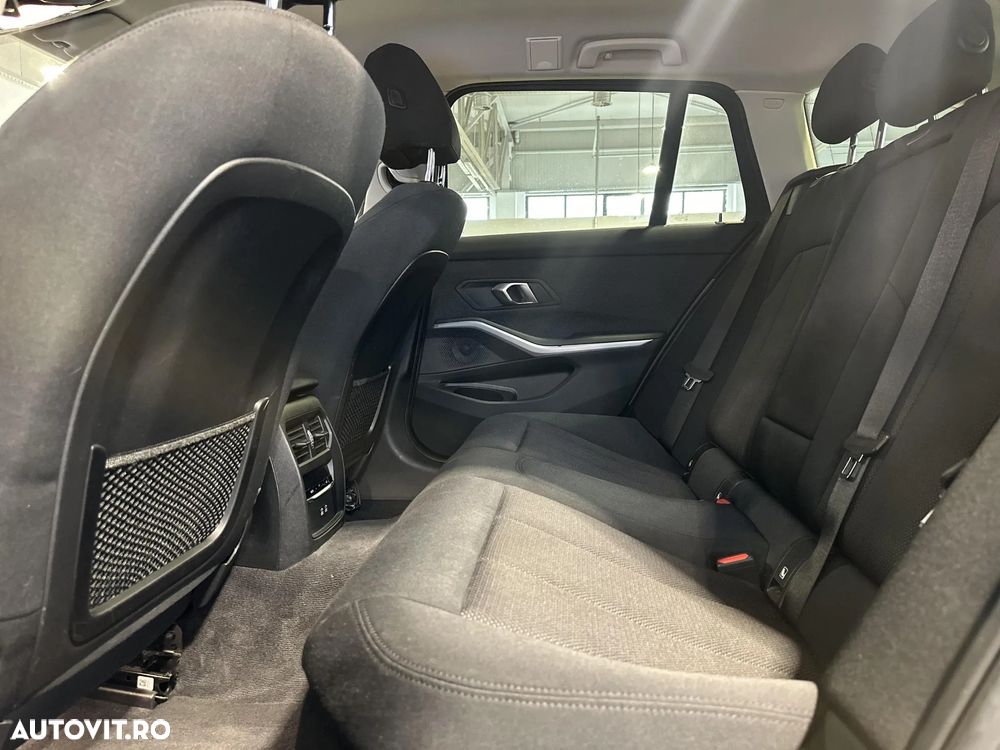 BMW Seria 3 320d xDrive Aut. - 12