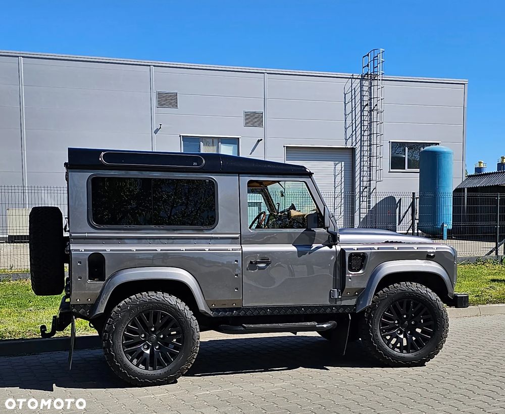 Land Rover Defender 90 Station Wagon SVX - 4