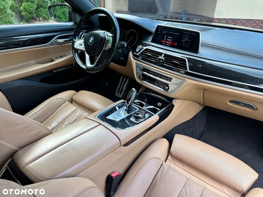 BMW Seria 7 750Li xDrive - 9