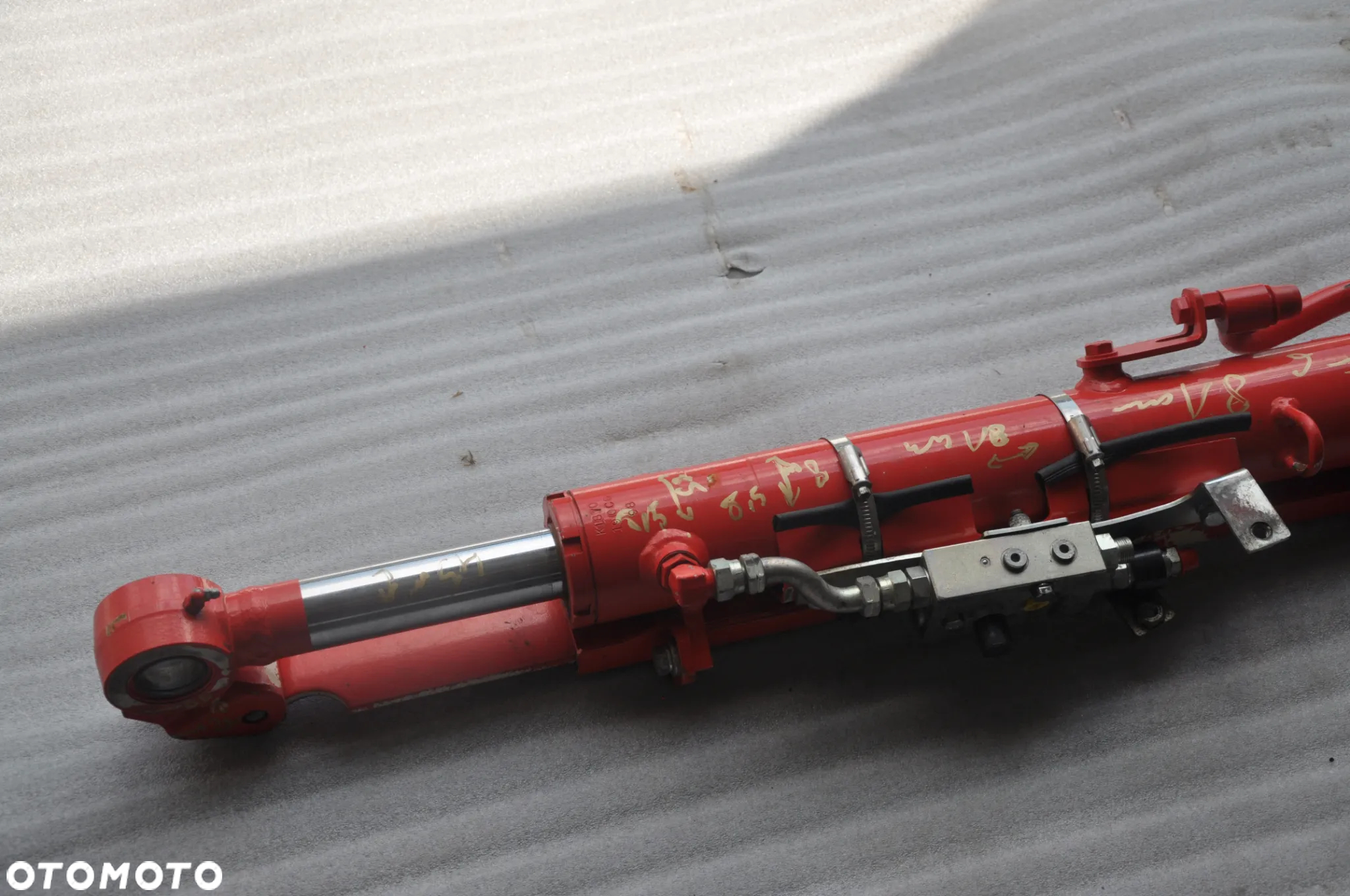 Siłownik hydrauliczny yanmar vio 25-6 - 2