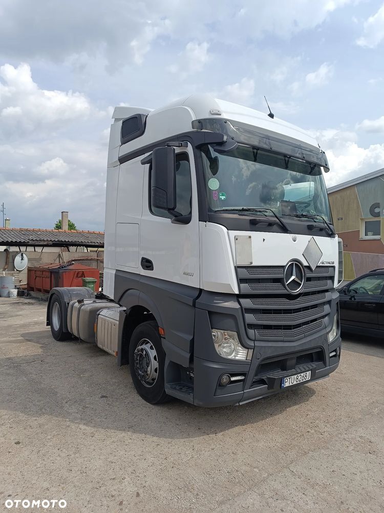 Mercedes-Benz Actros - 3