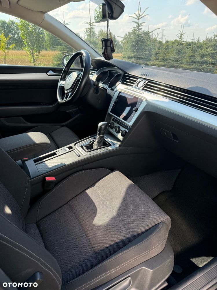 Volkswagen Passat 1.6 TDI SCR DSG Comfortline - 8