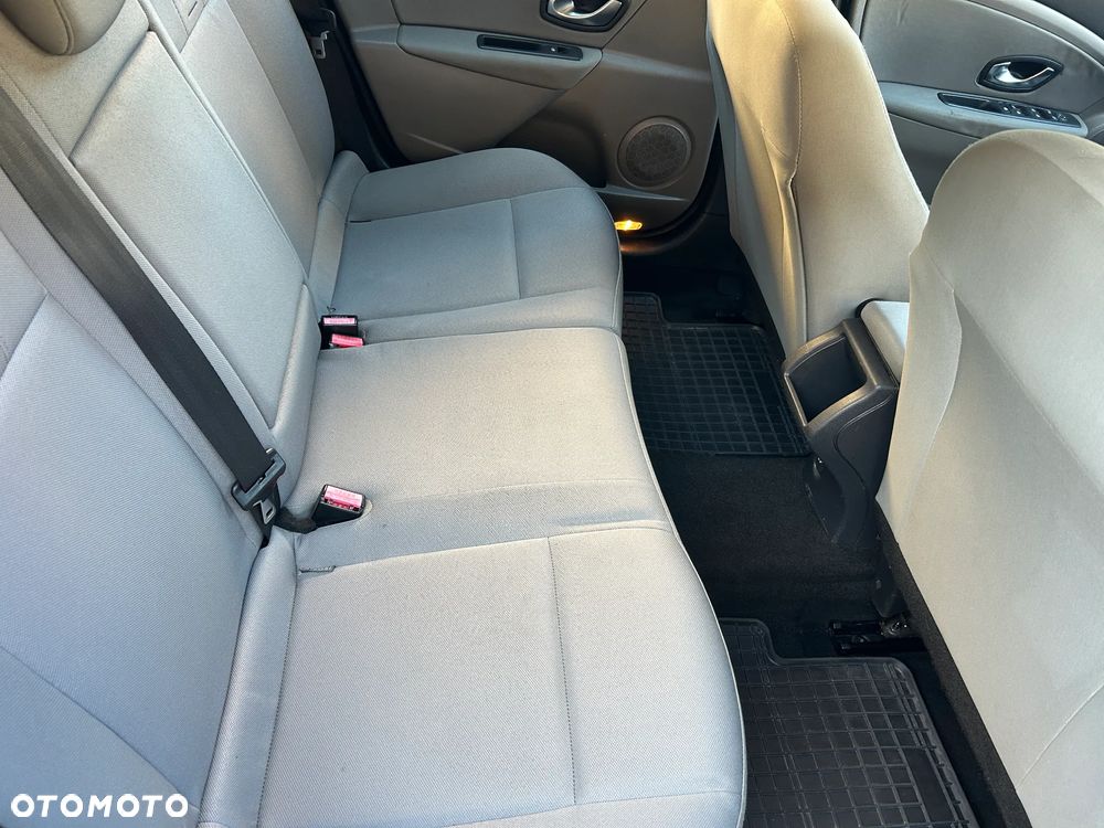 Renault Megane 1.5 dCi Expression - 9