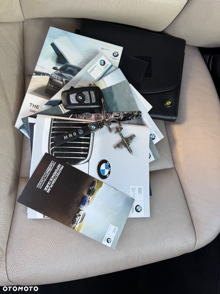 BMW Seria 5 528i xDrive - 27