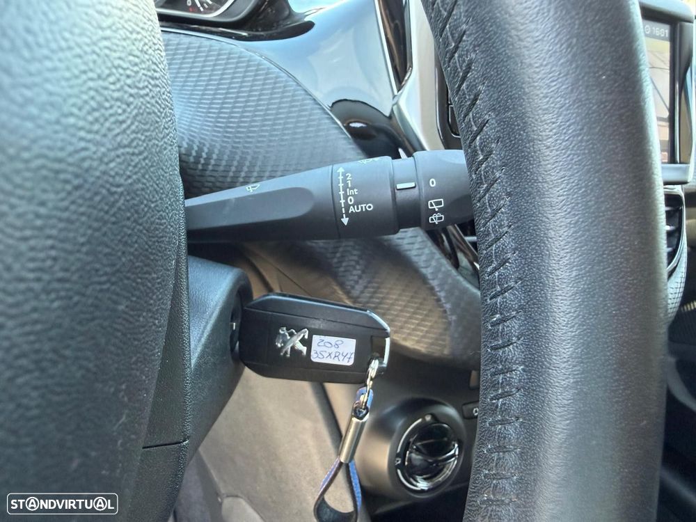 Peugeot 208 1.2 PureTech Signature - 22