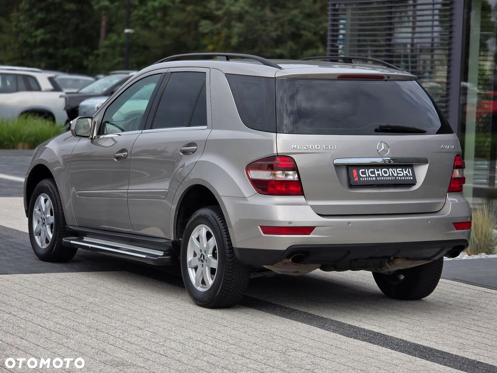 Mercedes-Benz ML - 8