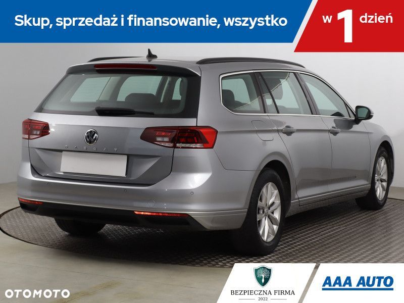 Volkswagen Passat Variant - 7
