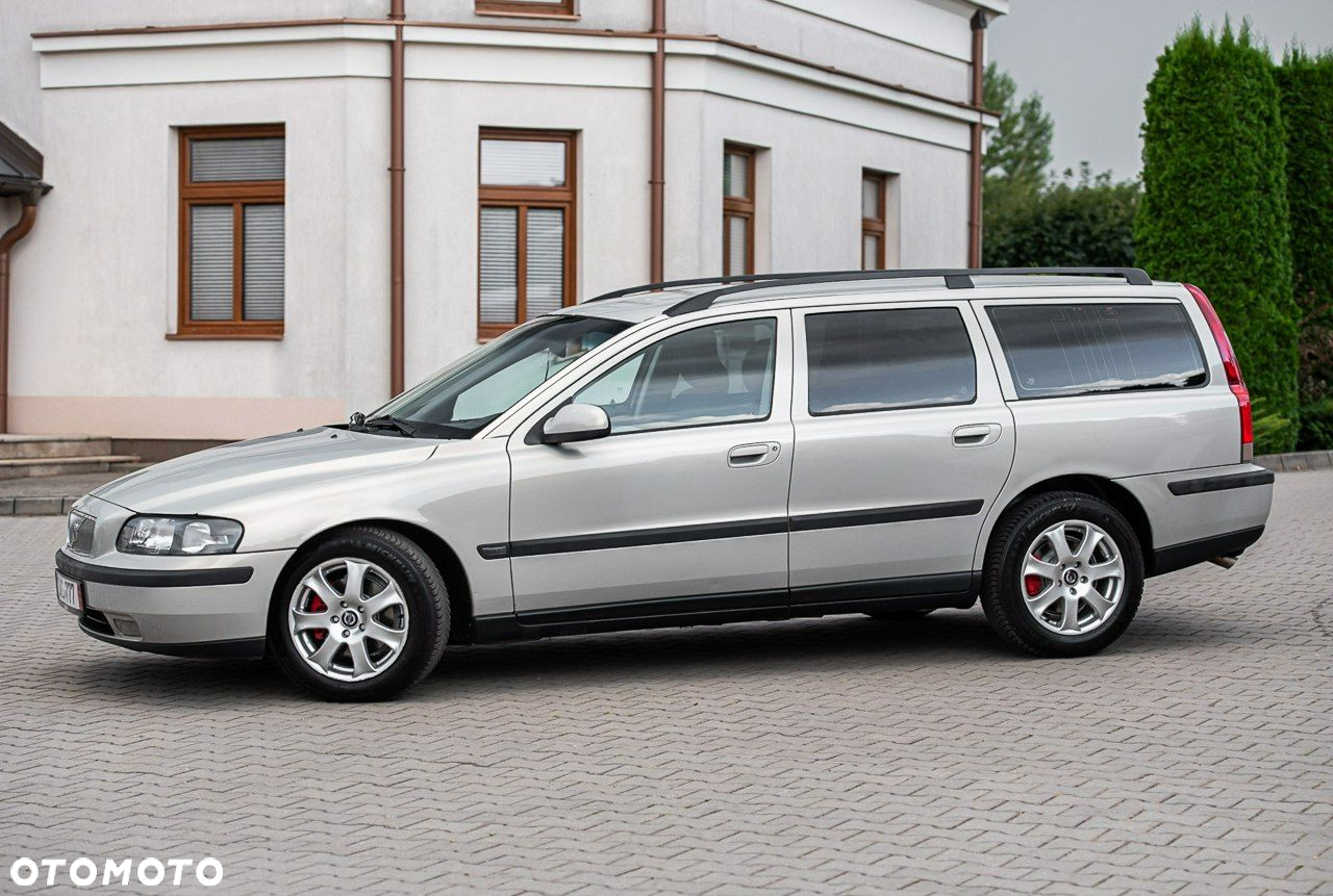 Volvo V70 2.4 Premium - 12