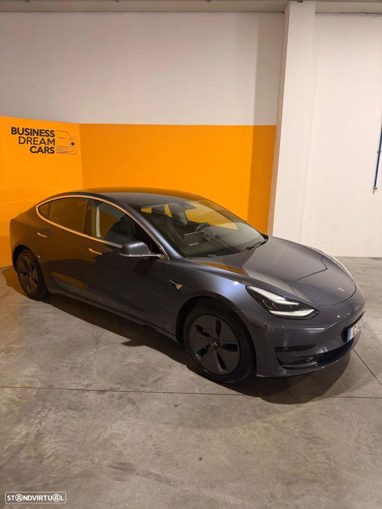 Tesla Model 3 Standard Range Plus RWD — fotografia 4