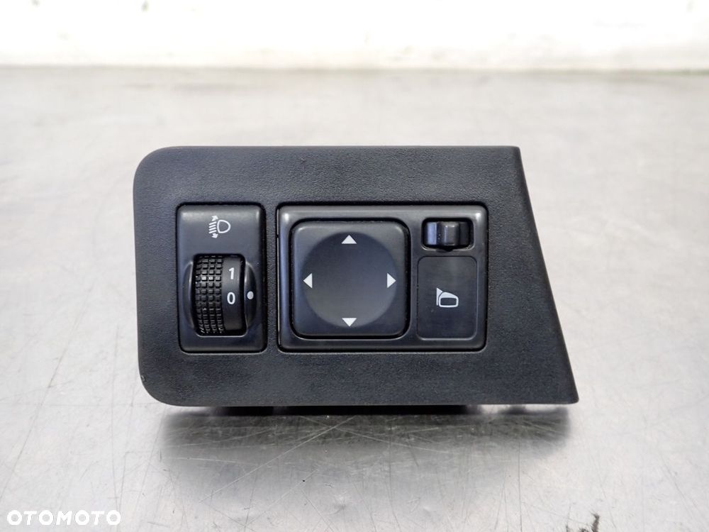 PANEL STEROWANIA LUSTEREK NISSAN NV200 - 1