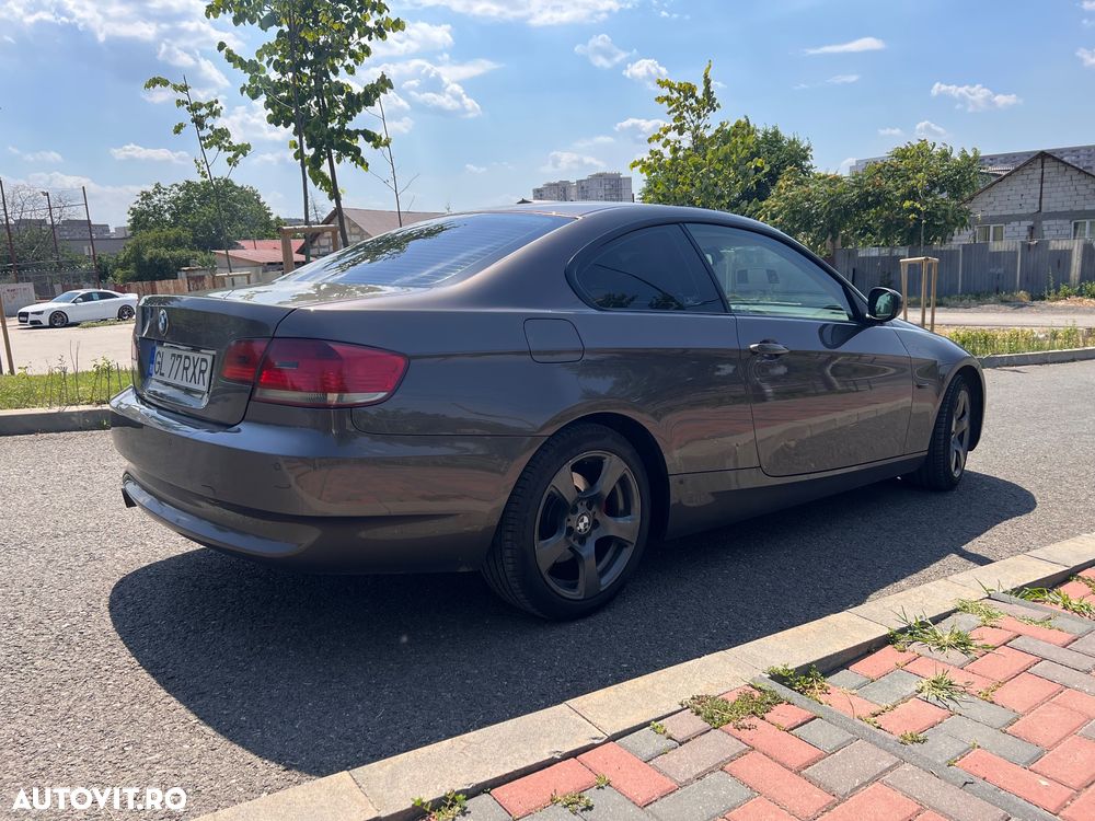 BMW Seria 3 320i Aut. - 3