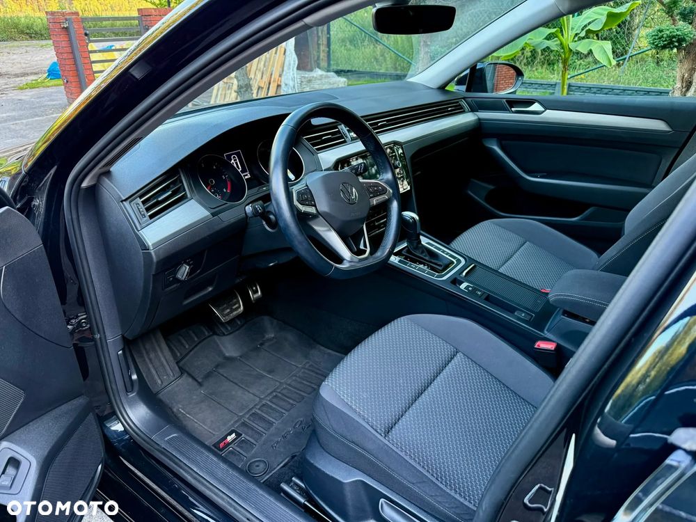 Volkswagen Passat - 12