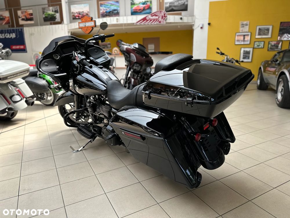 Harley-Davidson Touring Road Glide - 11