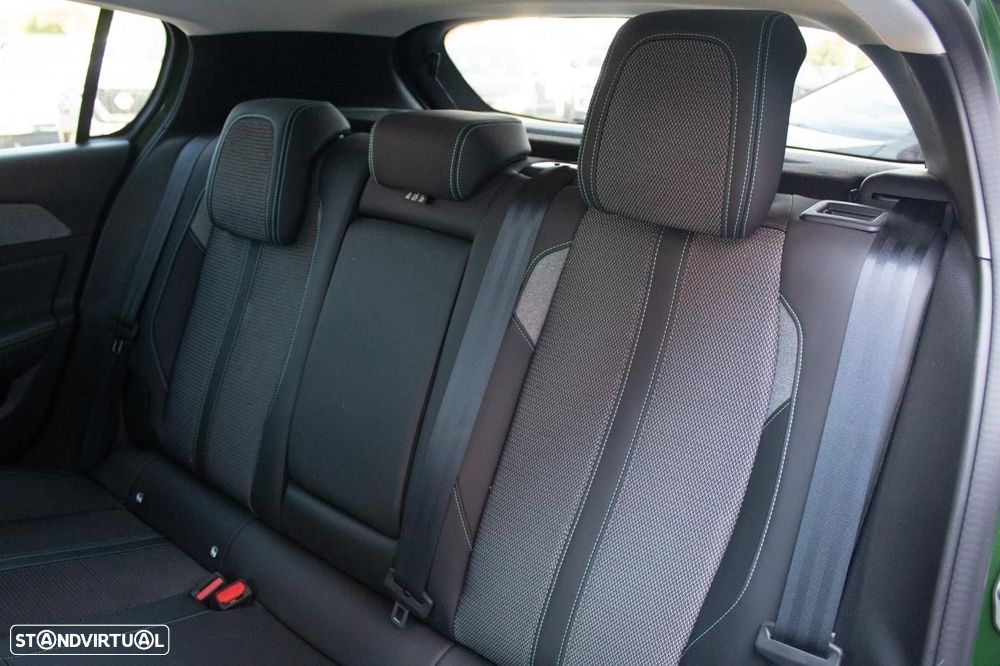 Peugeot 308 1.2 PureTech Allure - 26