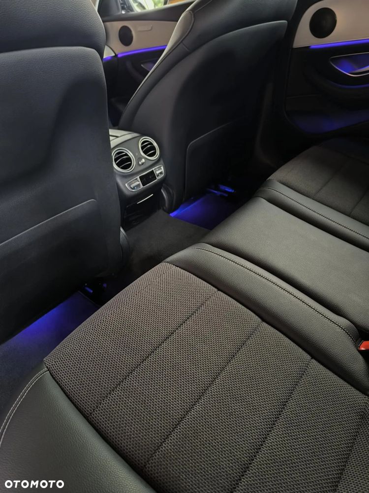 Mercedes-Benz Klasa E ver-300-de-4matic-t-9g--tronic-avantgarde - 14