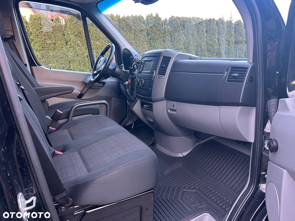 Mercedes-Benz Sprinter - 24