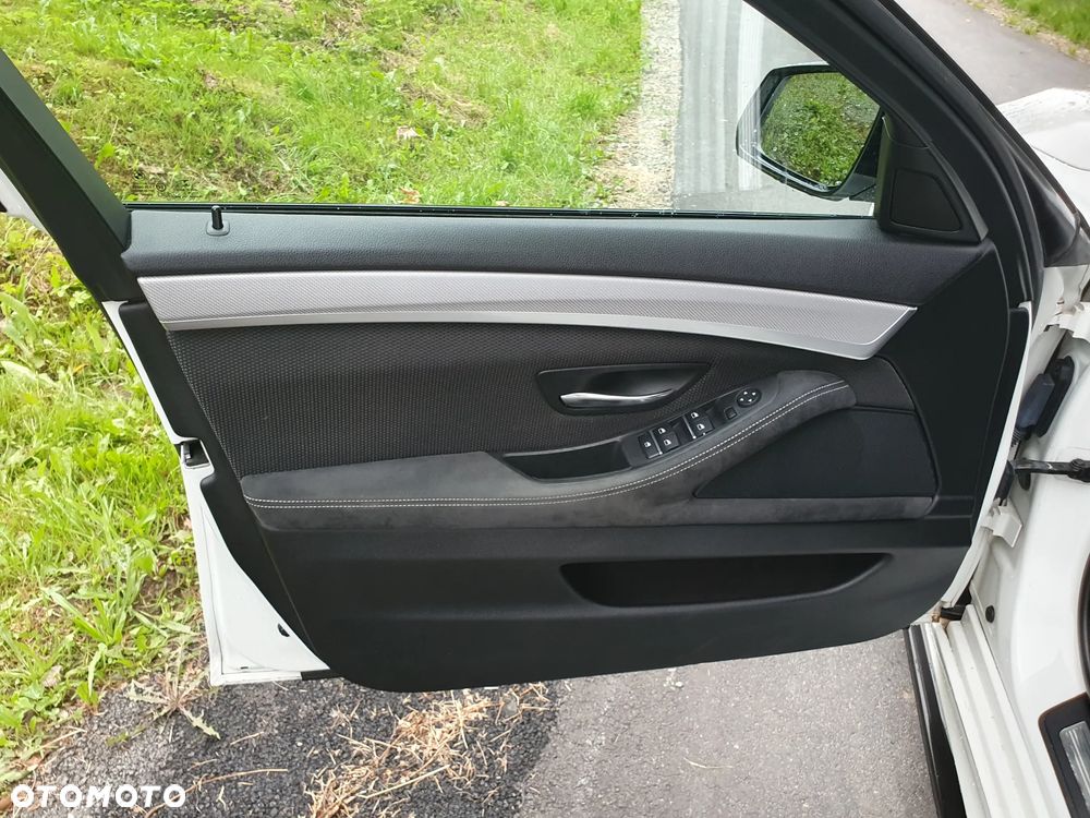 BMW Seria 5 520d M Sport - 18