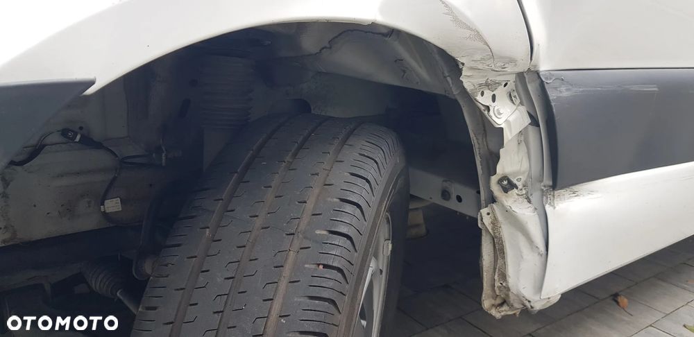Mercedes-Benz Sprinter - 14