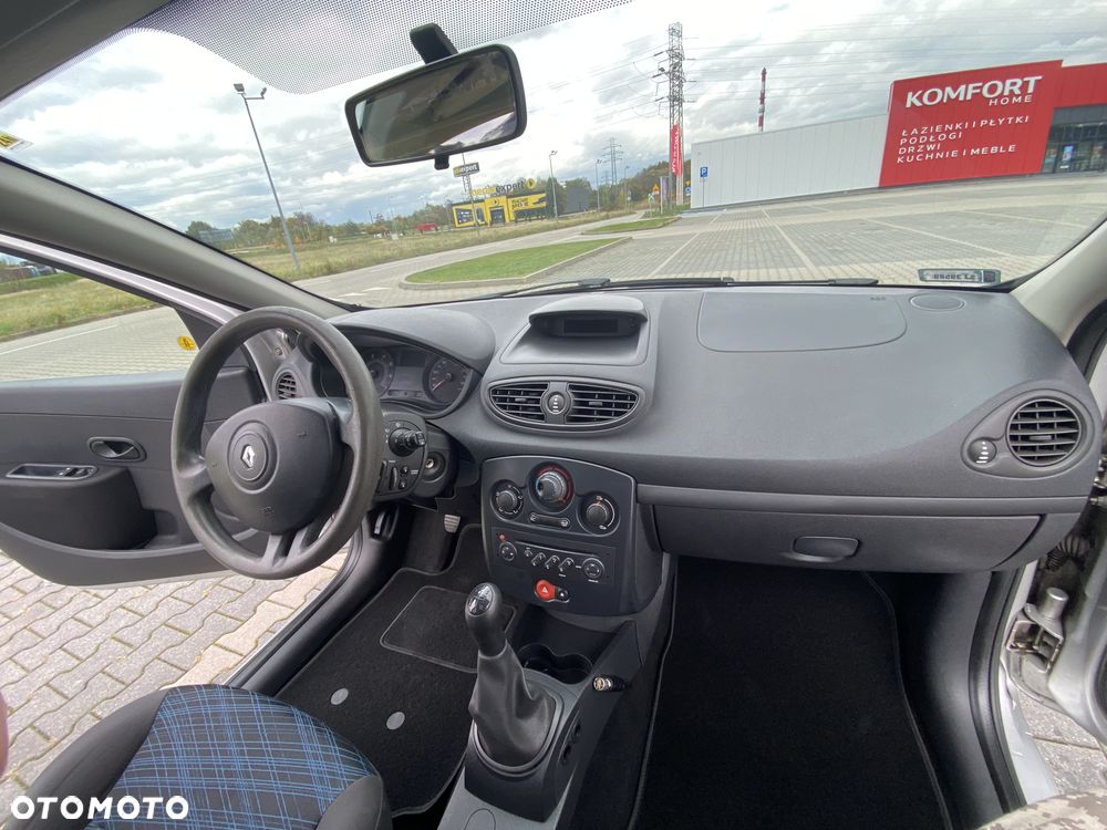 Renault Clio - 15