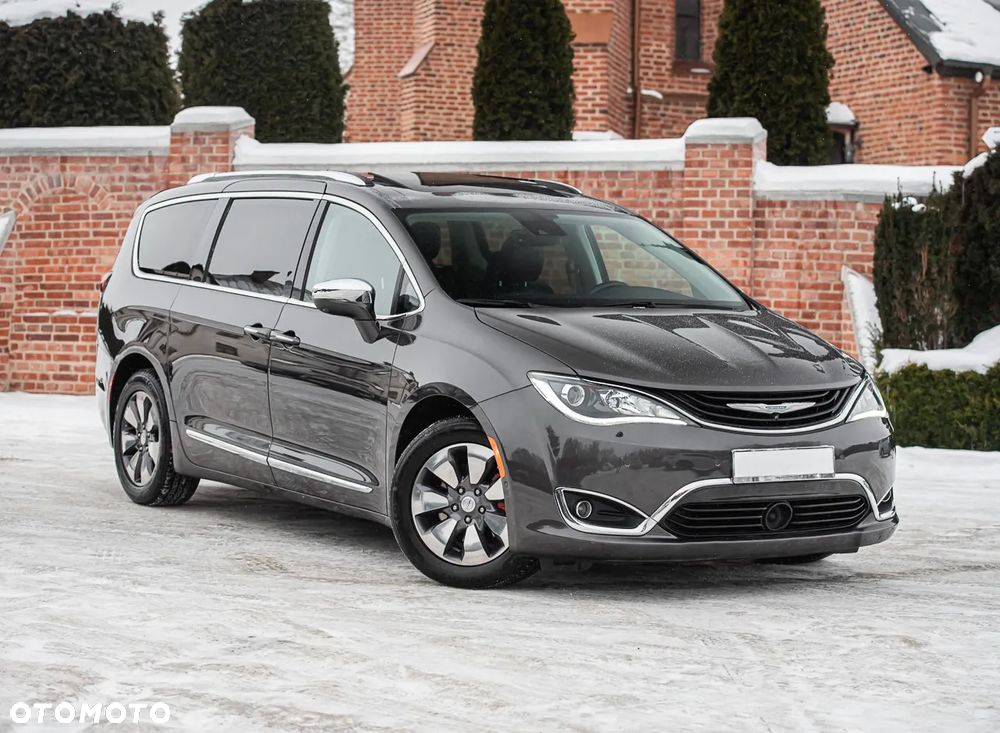 Chrysler Pacifica - 2