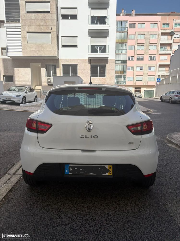 Renault Clio - 2